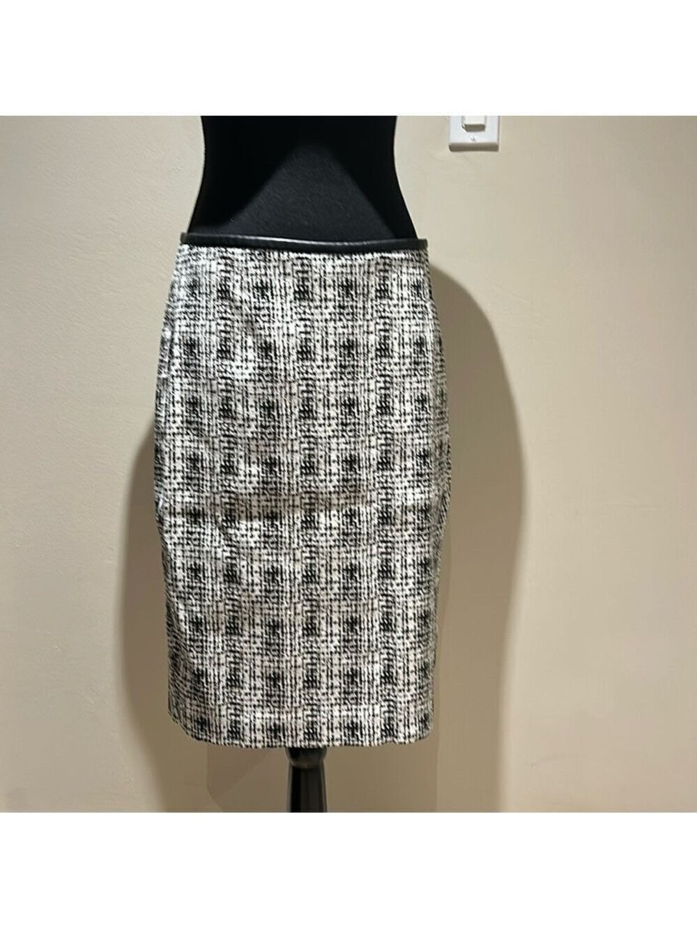 Calvin Klein pencil skirt size 8